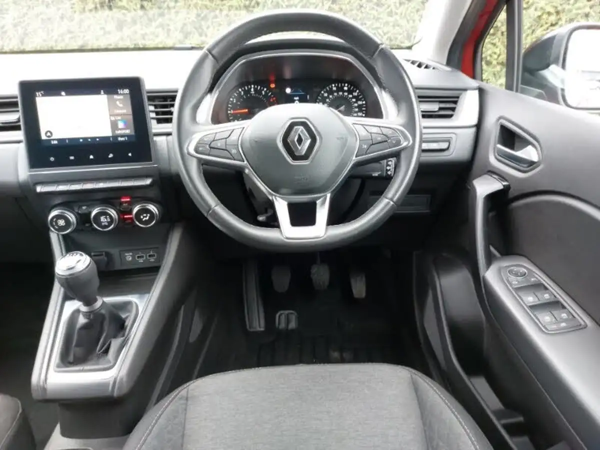 2022-renault-captur-10-tce-iconic-edition-big-6