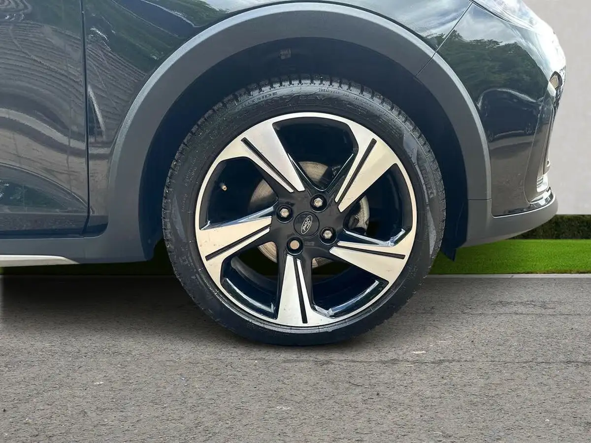 2023-ford-fiesta-10t-active-125ps-hybrid-mhev-big-8