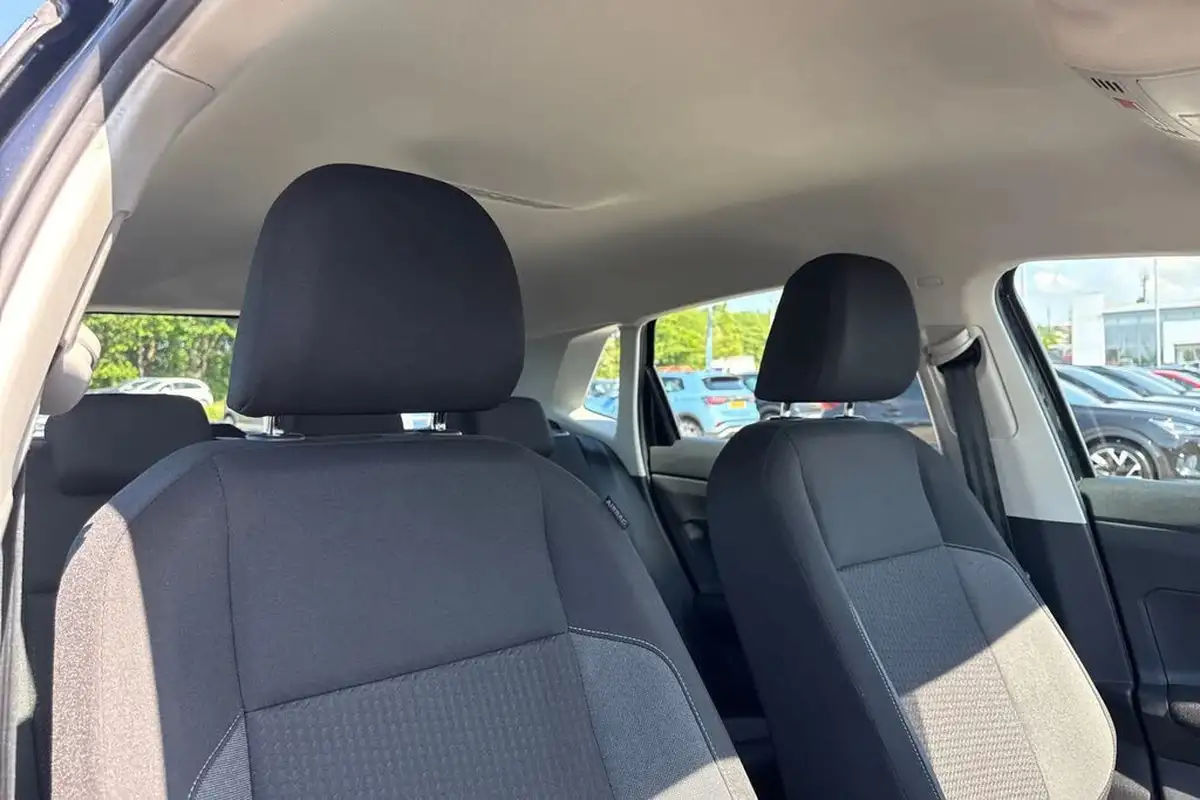 2024-volkswagen-polo-10-life-big-23