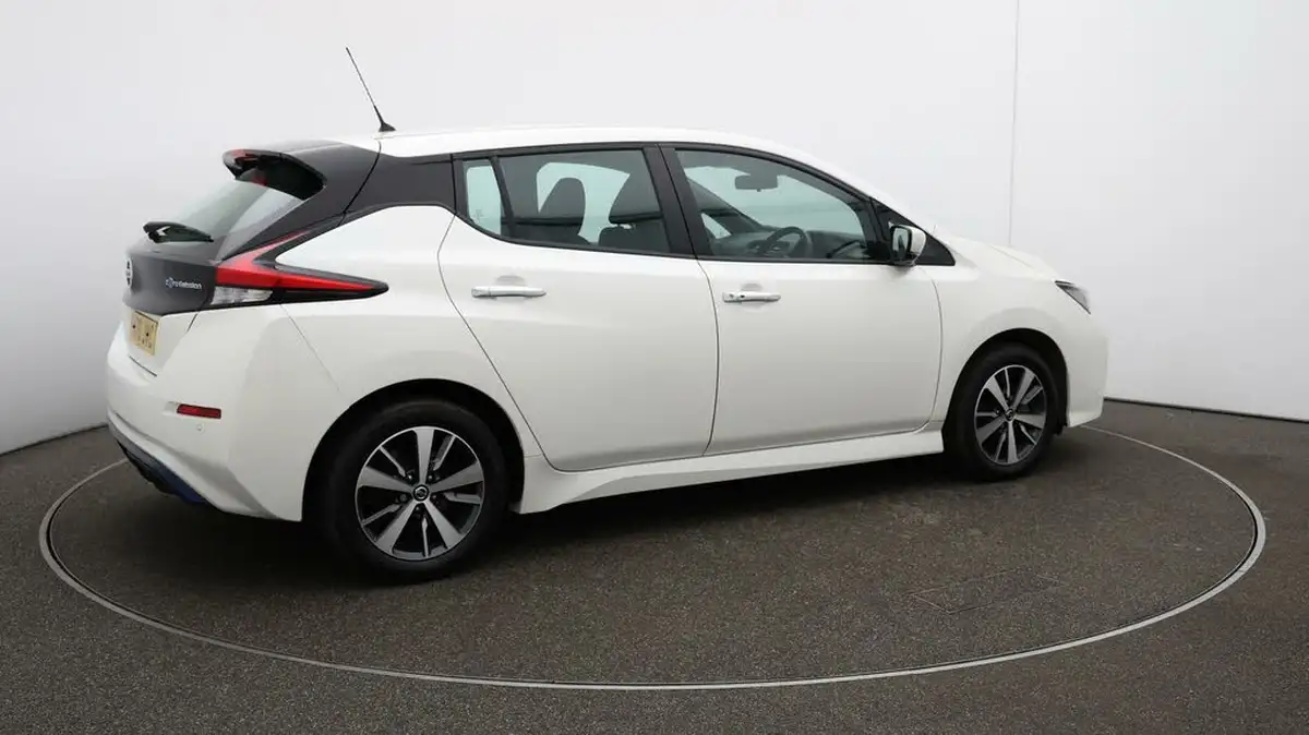 2021-nissan-leaf-e-acenta-big-50