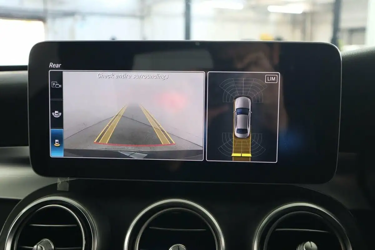 2019-mercedes-benz-c-class-15-c200-amg-line-ss-saloon-4d-big-45