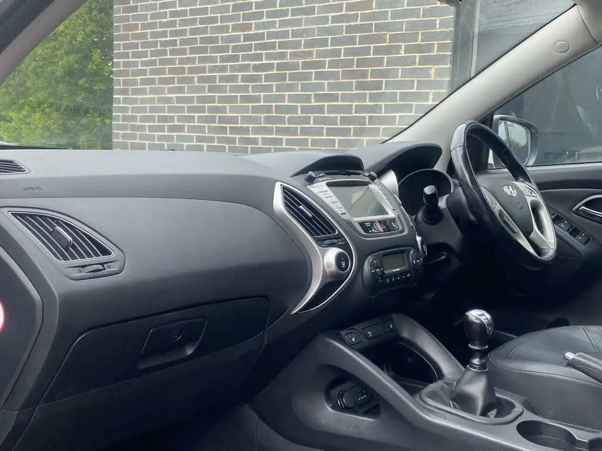 2013-hyundai-ix35-17td-premium-16v-2wd-big-15