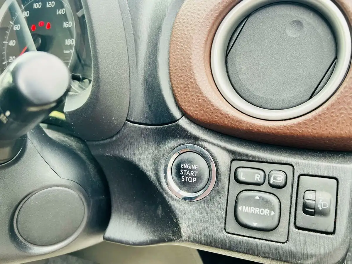 2012-toyota-yaris-133-tr-5d-m-drive-s-big-31