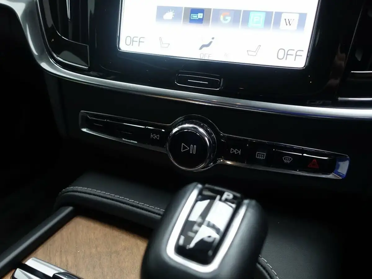 2020-volvo-s90-20td-d4-inscription-plus-big-32