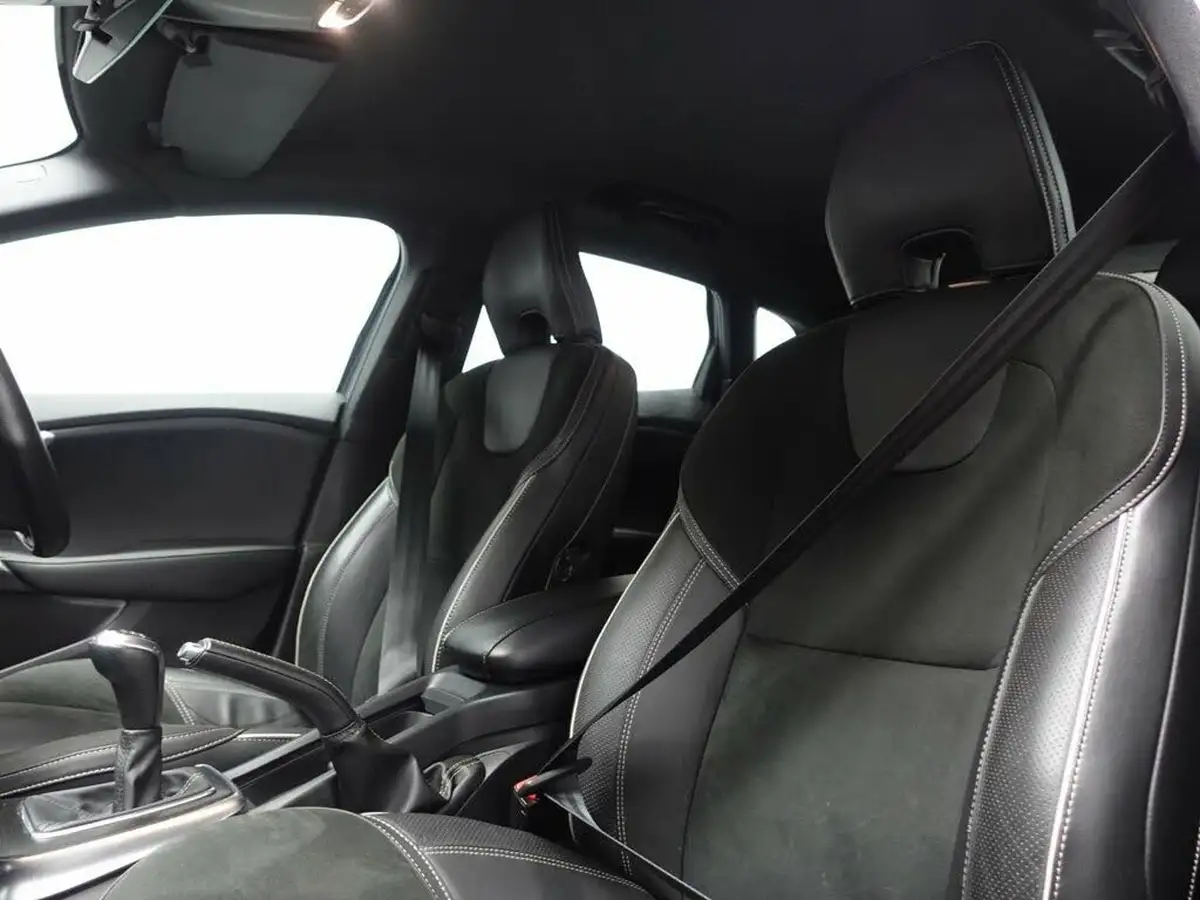 2018-volvo-v40-20-t3-r-design-nav-plus-big-14