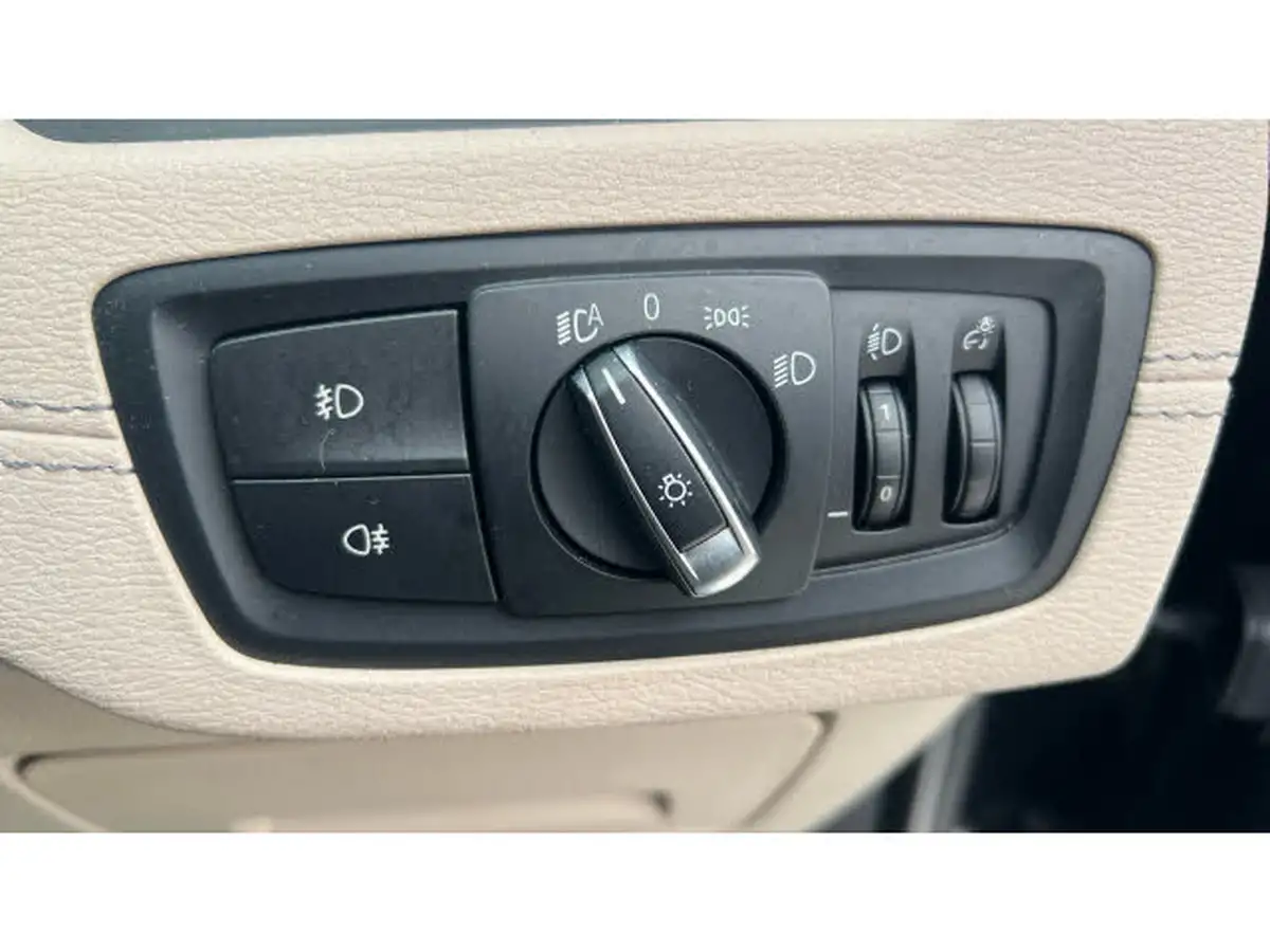 2021-bmw-x1-15-sdrive18i-xline-big-35