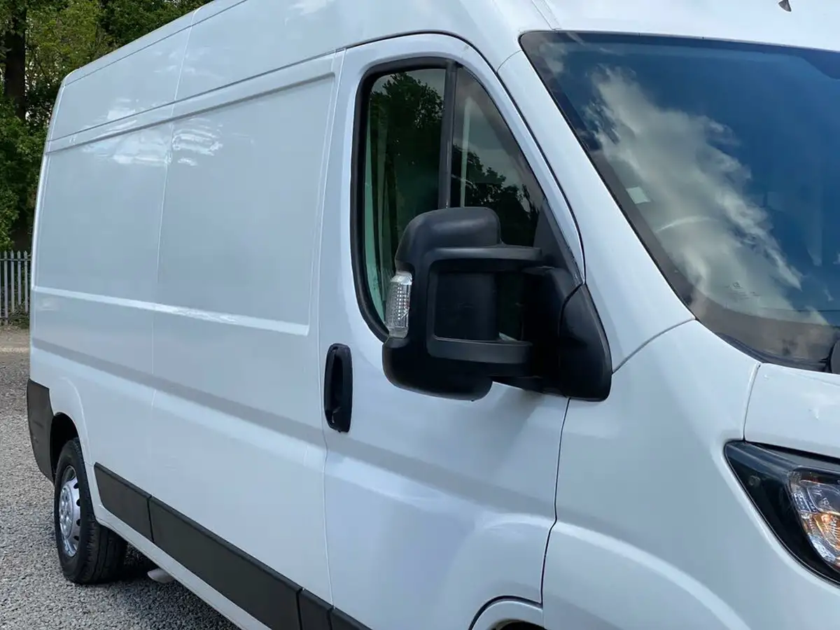 2019-peugeot-boxer-20-bluehdi-professional-335-l3-h2-big-24