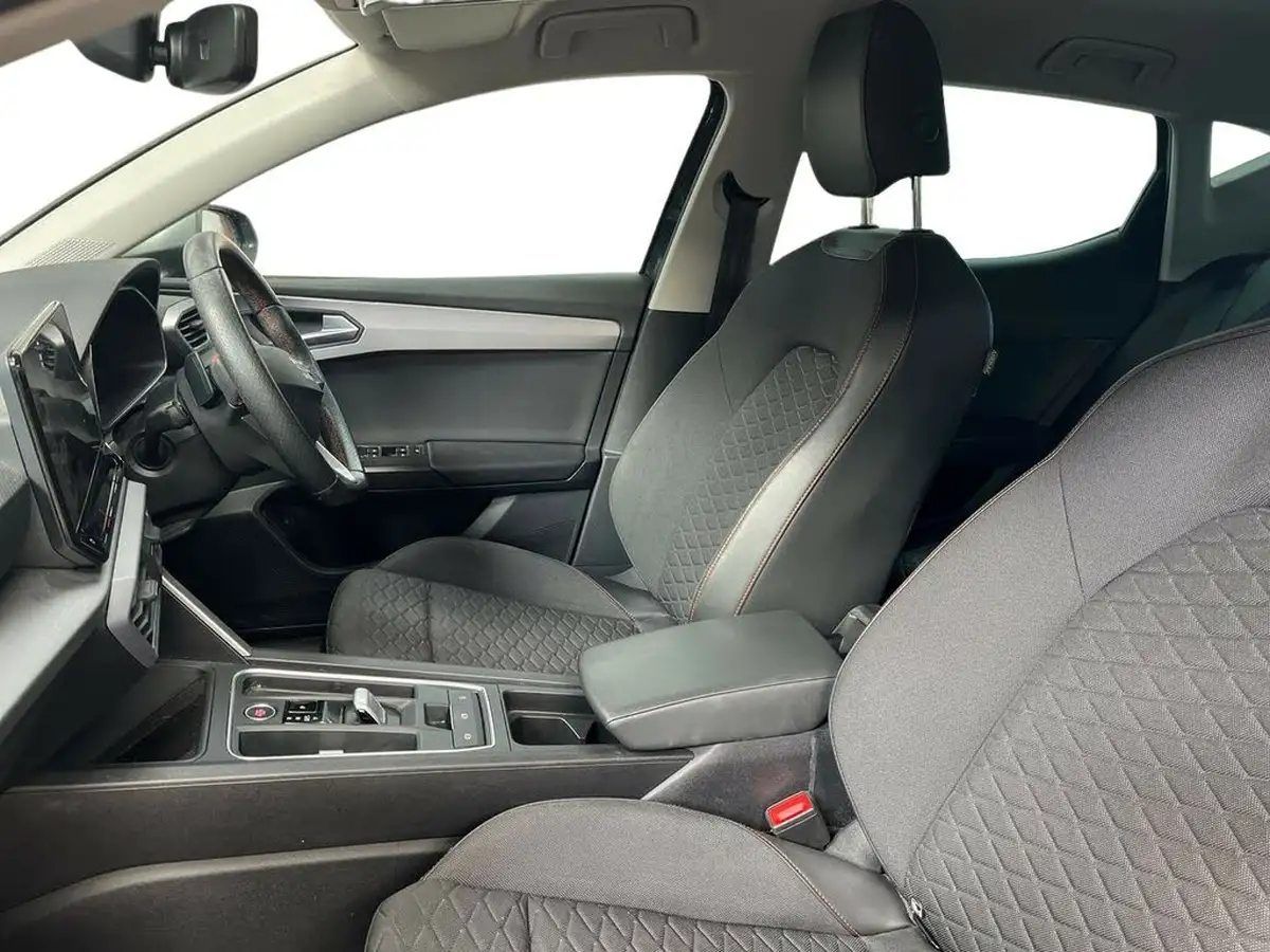 2021-seat-leon-14-e-hybrid-fr-hatchback-big-9