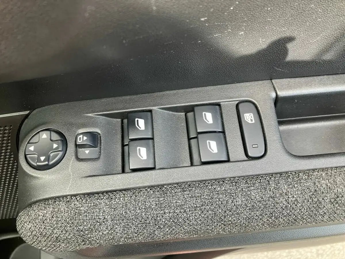 2021-citroen-c3-aircross-12-puretech-c-series-big-20