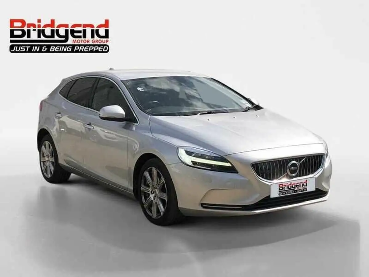 2018-volvo-v40-20td-d3-inscription-edition-big-0