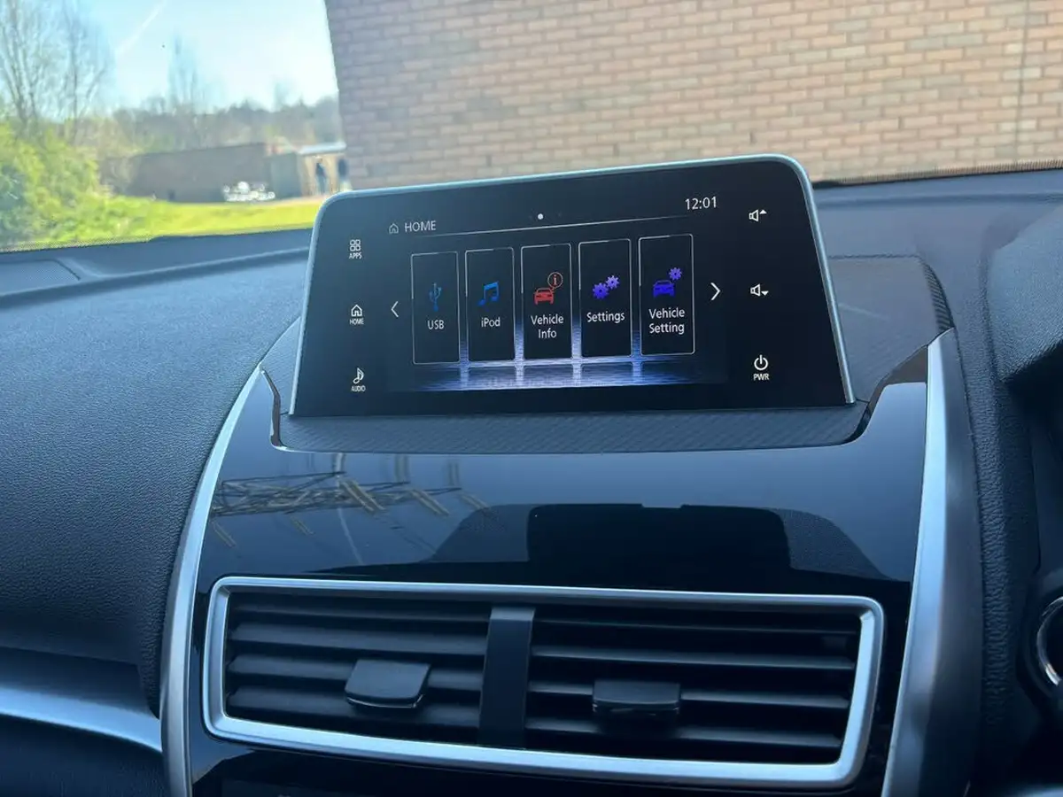 2019-mitsubishi-eclipse-cross-15-3-big-31