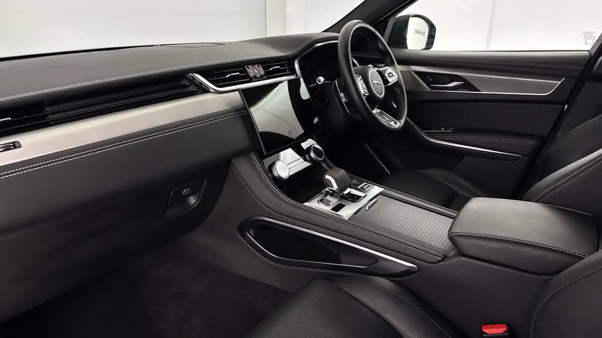 2021-jaguar-f-pace-20-d200-r-dynamic-s-mhev-big-8