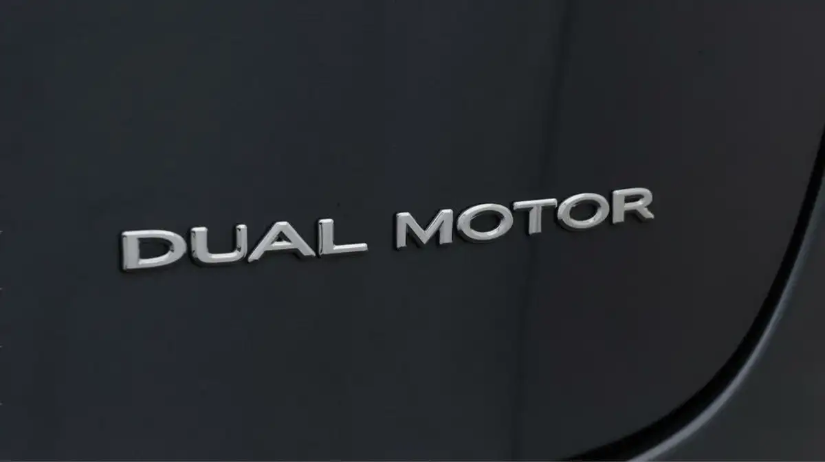 2022-tesla-model-3-e-long-range-big-22