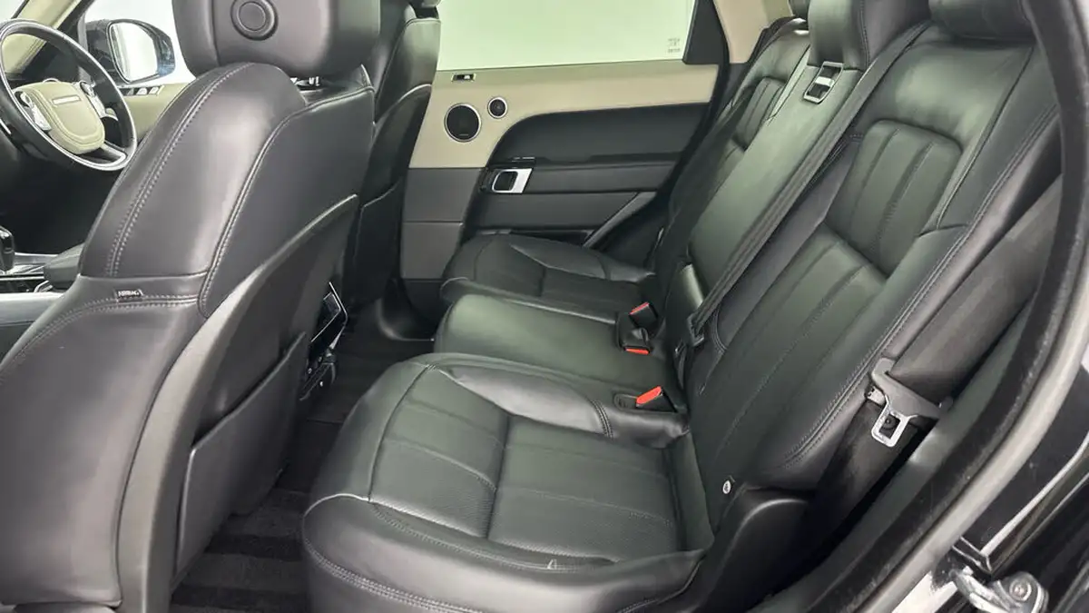 2021-land-rover-range-rover-sport-30-d300-hse-silver-big-13