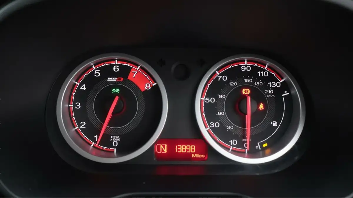 2023-mg-mg3-15-vti-tech-exclusive-nav-big-10
