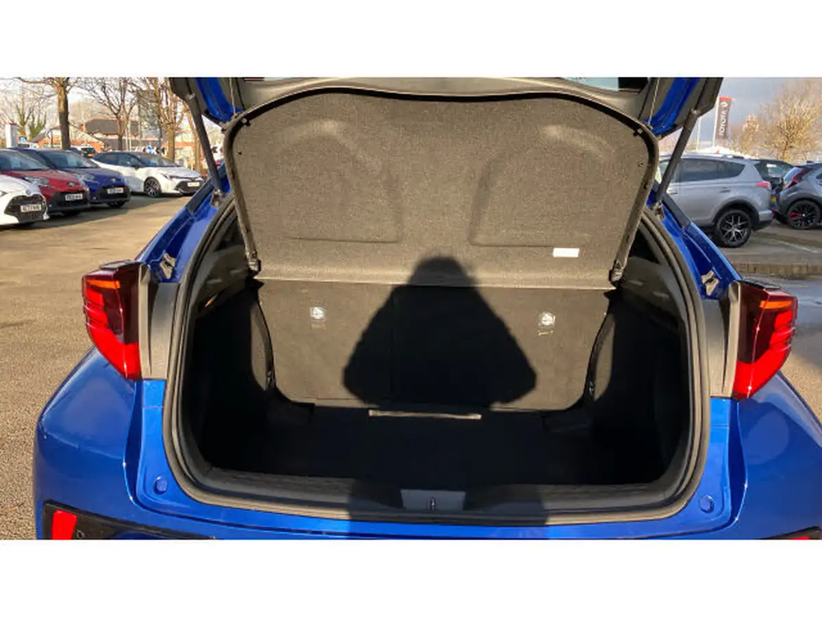 2022-toyota-c-hr-18-vvt-i-gr-sport-big-13