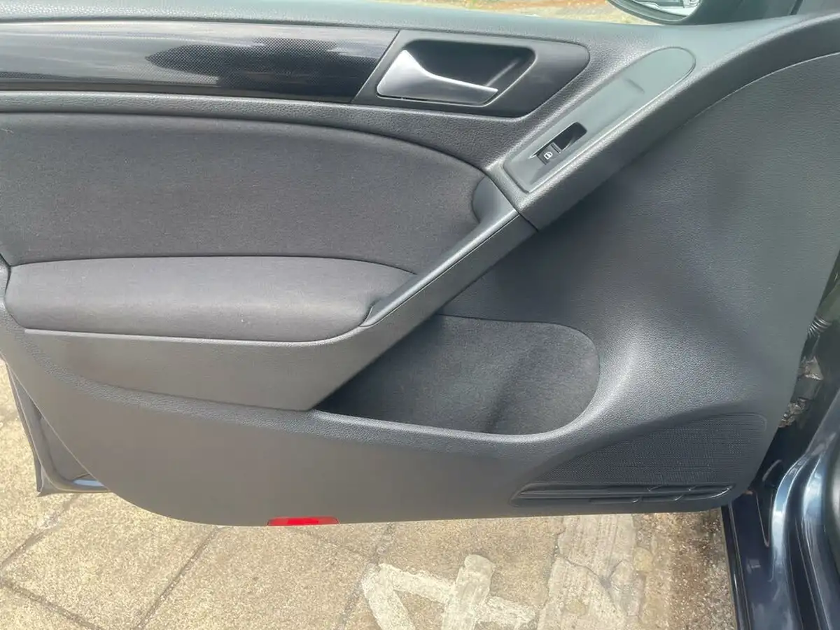 2011-volkswagen-golf-14-match-125ps-5d-dsg-big-34