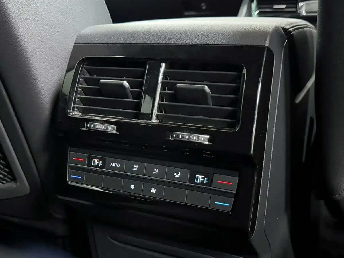 2022-volkswagen-touareg-30tsi-black-edition-big-31