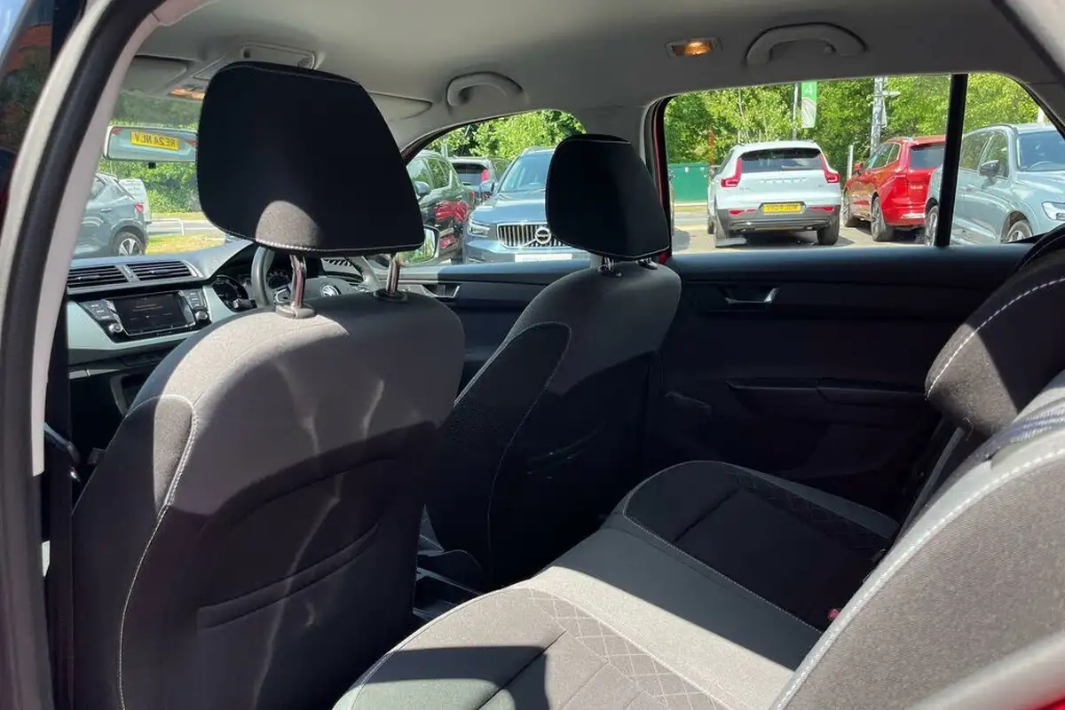 2019-skoda-fabia-10-tsi-colour-edition-big-27