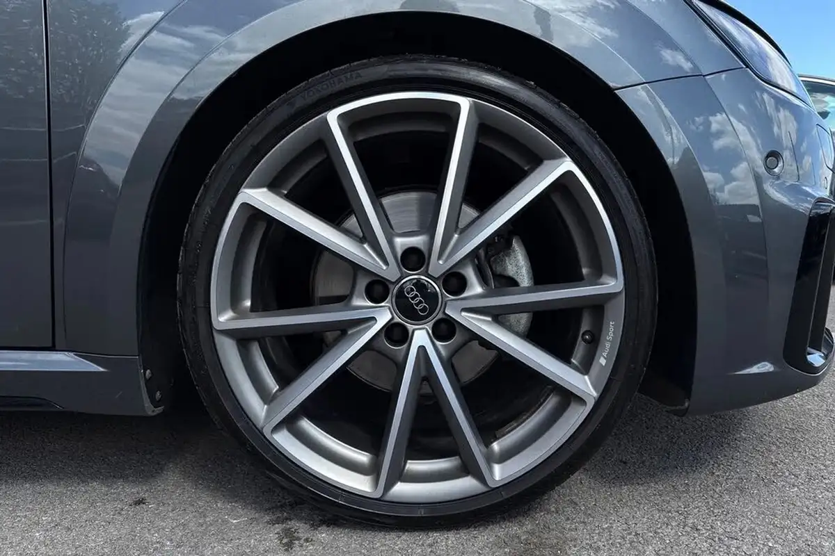 2022-audi-tt-coupe-20-40-tfsi-black-edition-big-8