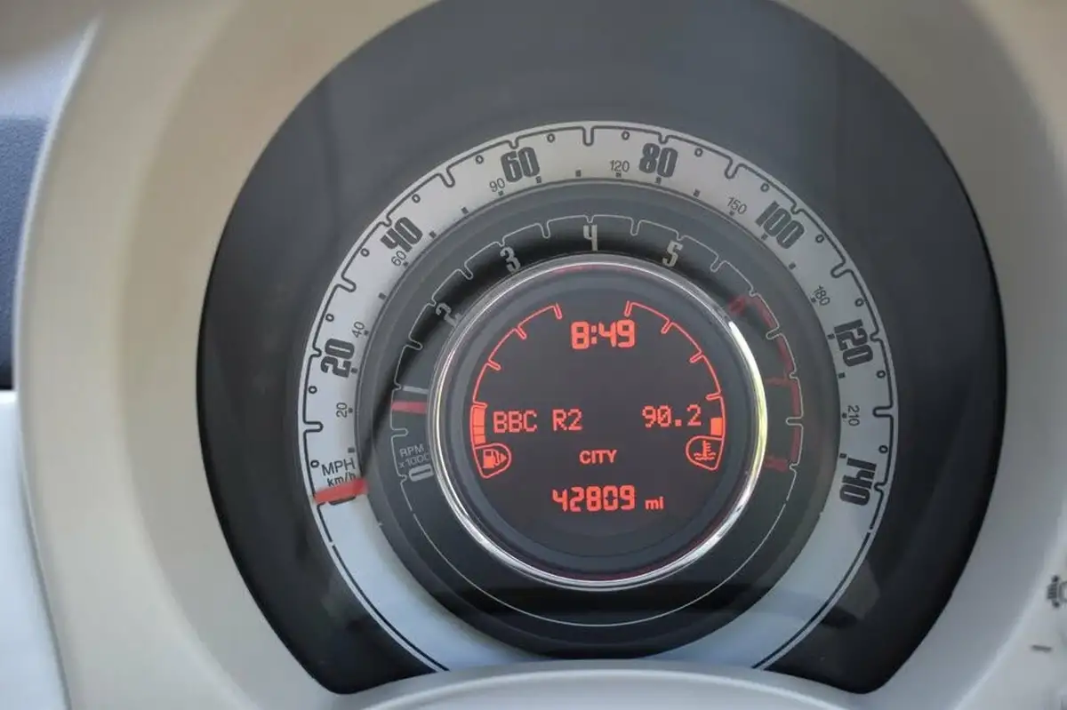 2014-fiat-500-12-pop-big-18
