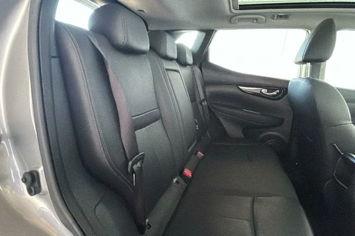 2015-nissan-qashqai-16-tekna-big-16