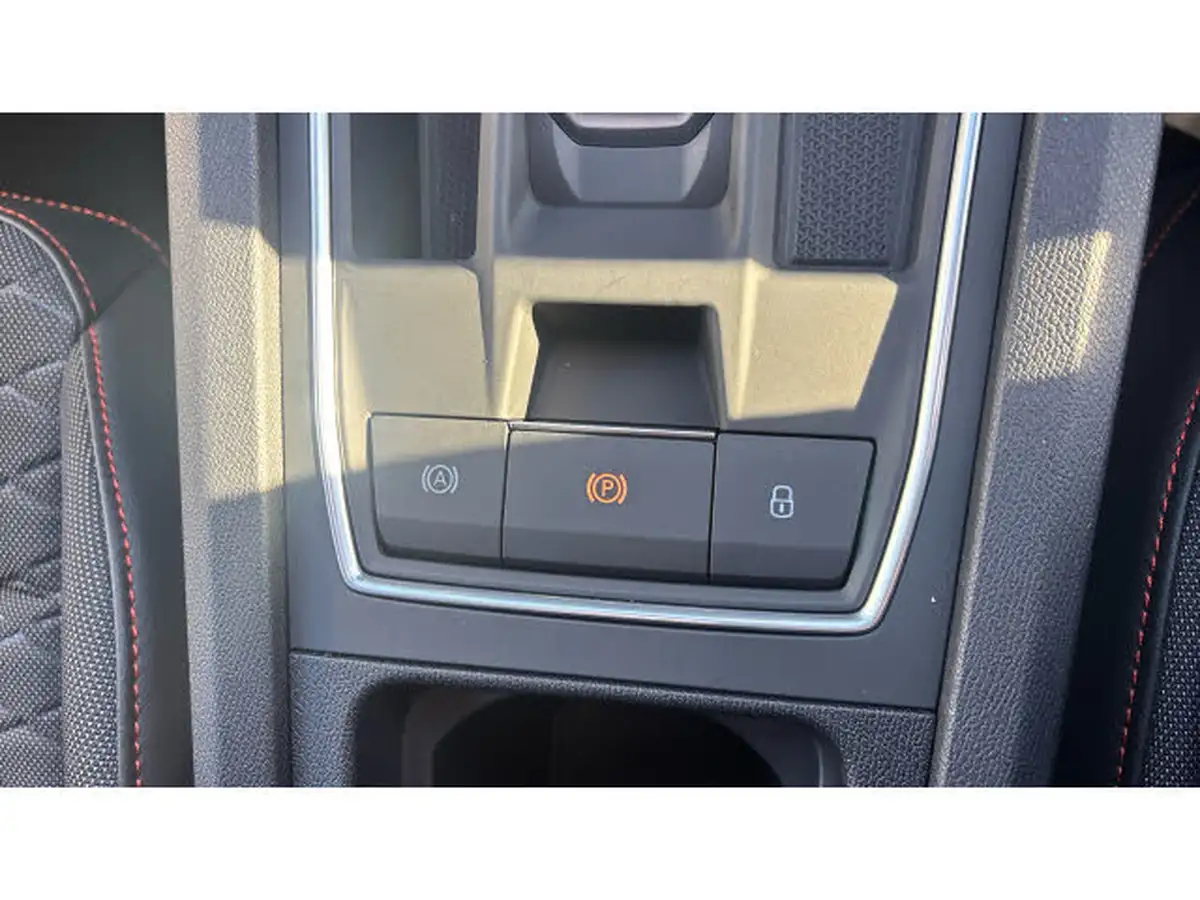 2025-seat-leon-15-e-hybrid-fr-black-edition-hatchback-big-28