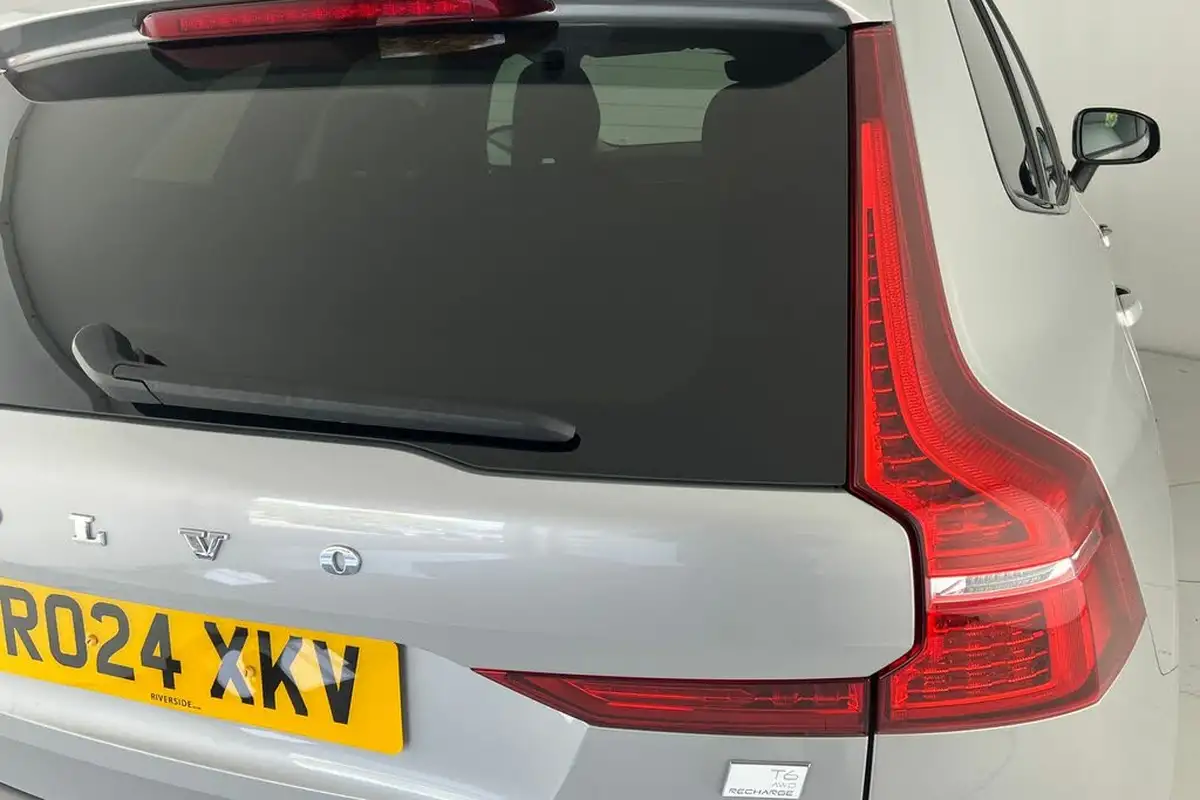 2024-volvo-xc60-20-b5-plus-big-19