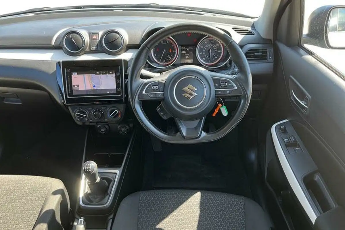 2021-suzuki-swift-12-dualjet-sz-l-big-10