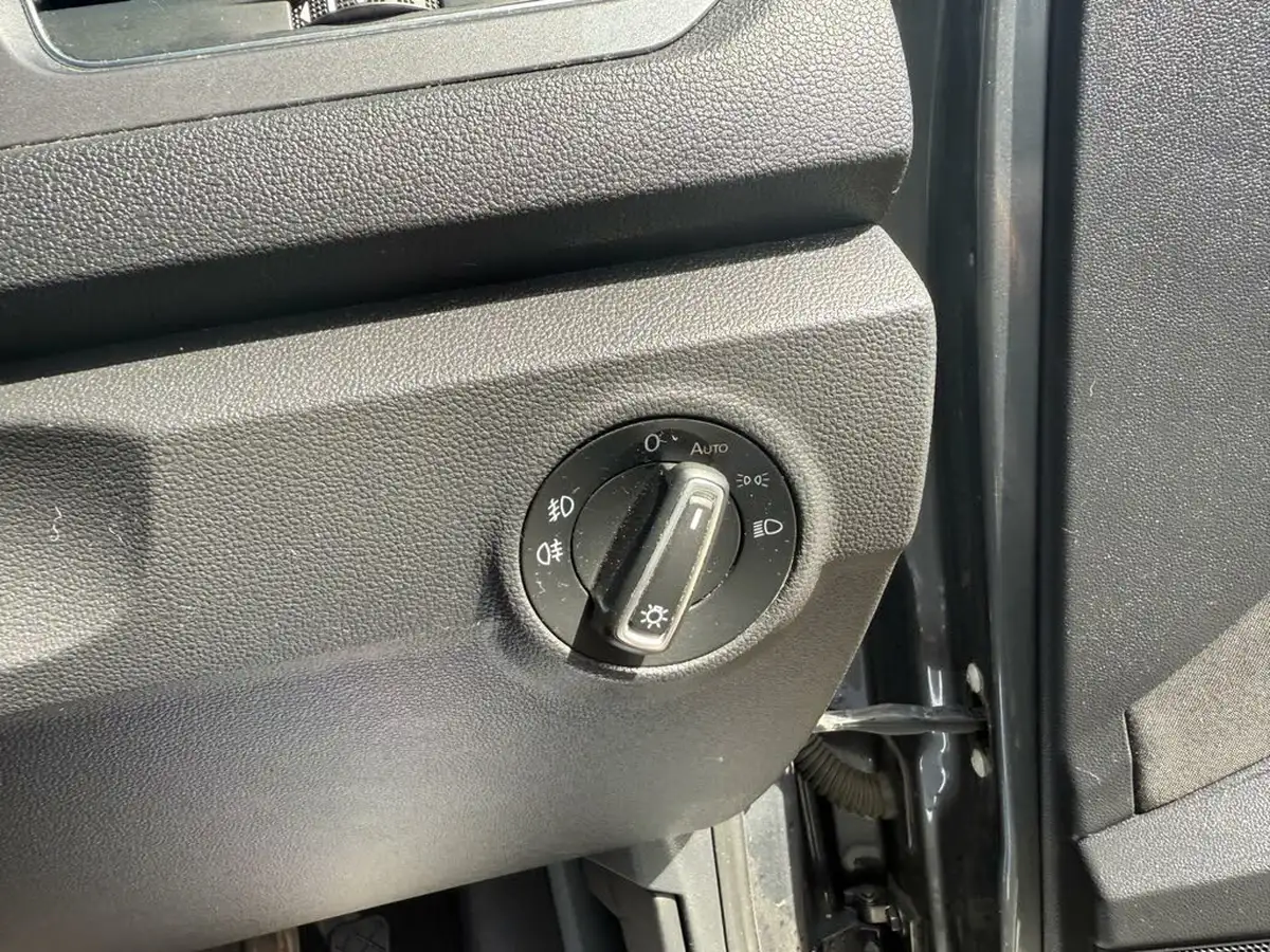 2021-volkswagen-t-roc-15-tsi-sel-dsg-big-47