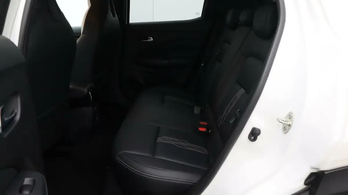 2022-nissan-juke-16-hybrid-premiere-edition-big-16