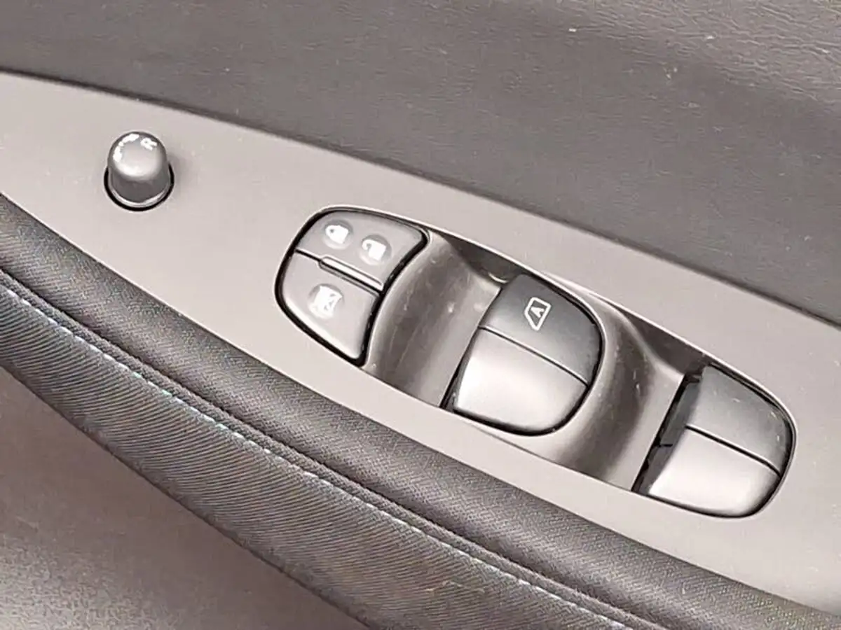 2022-nissan-leaf-e-acenta-39kwh-big-13