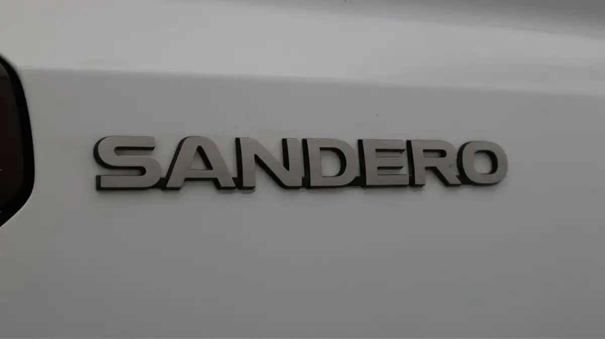 2022-dacia-sandero-10-sce-essential-big-21