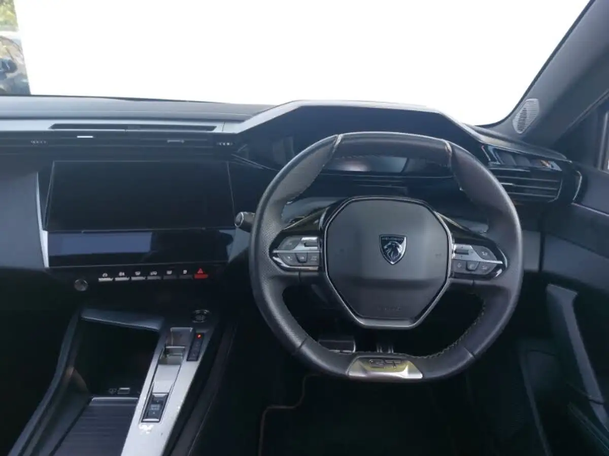 2022-peugeot-308-sw-12-puretech-gt-station-wagon-big-6