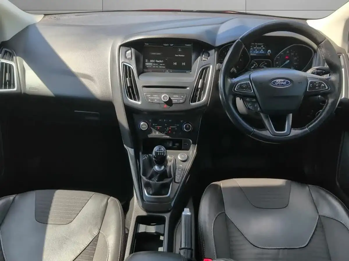 2015-ford-focus-15tdci-titanium-x-hatchback-big-10