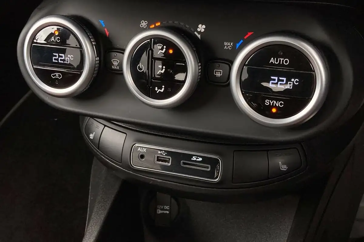 2016-fiat-500x-14-multiair-lounge-big-17