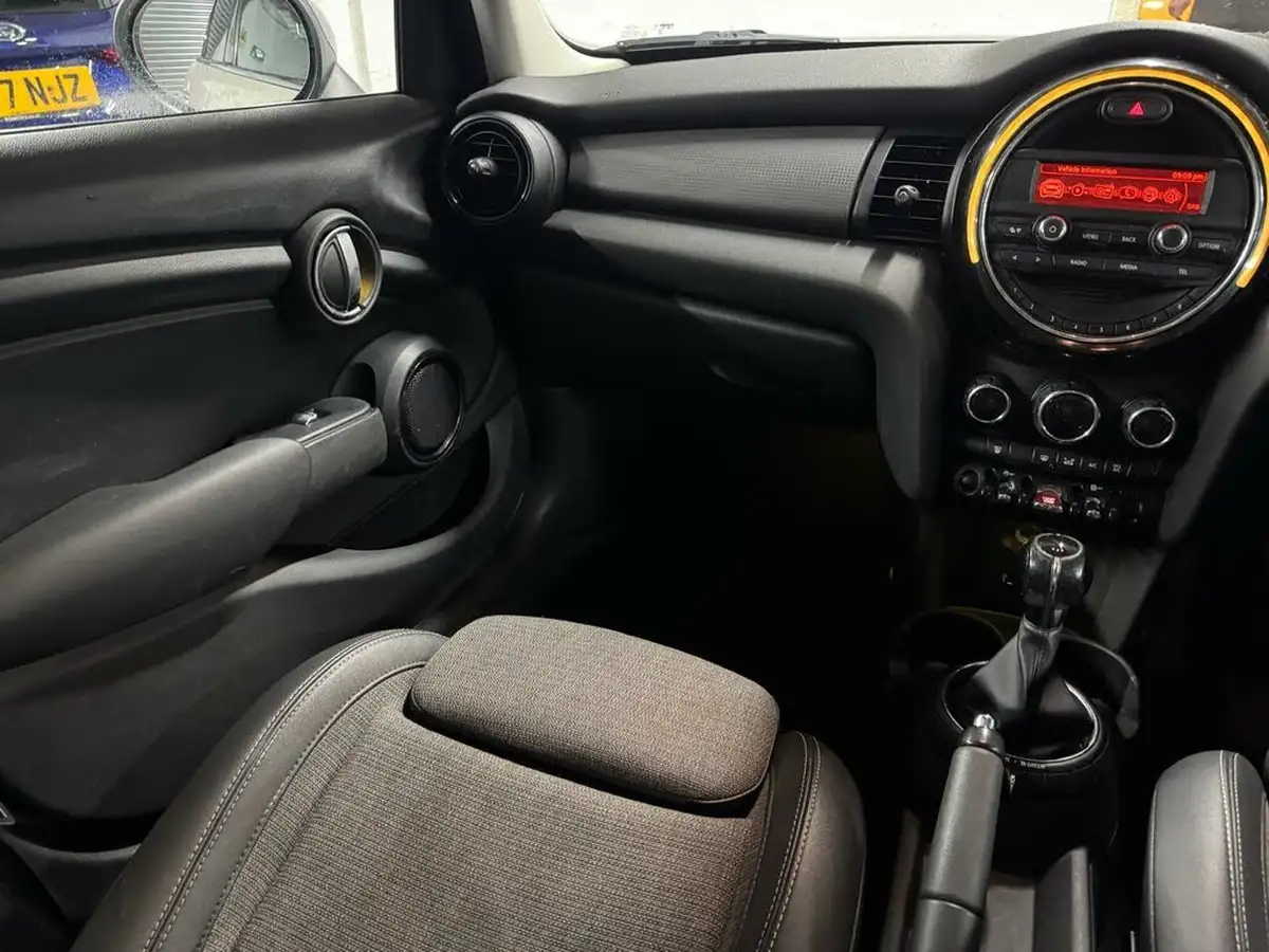 2015-mini-cooper-15td-cooper-d-114bhp-5d-big-37