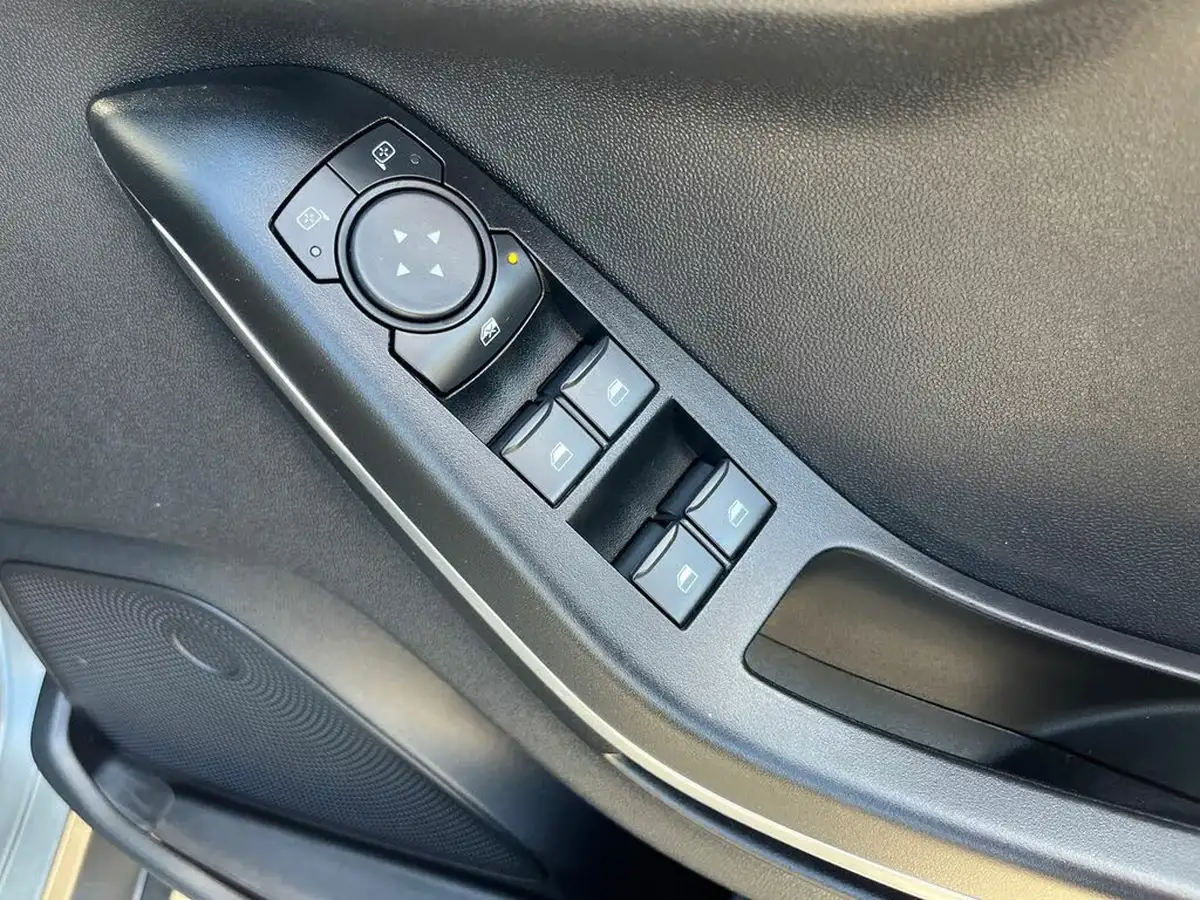 2023-ford-fiesta-10t-active-125ps-hybrid-mhev-big-32