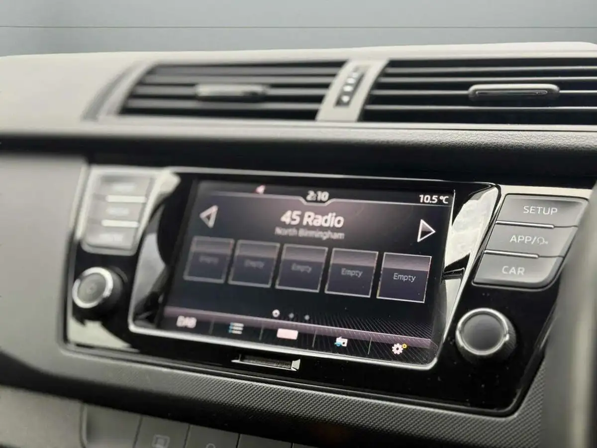 2020-skoda-fabia-10-tsi-se-95ps-hatchback-big-22