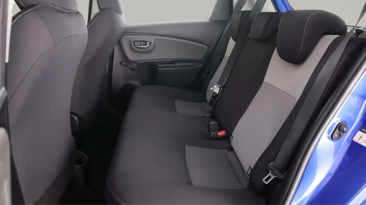2018-toyota-yaris-15-vvt-i-icon-hybrid-big-15