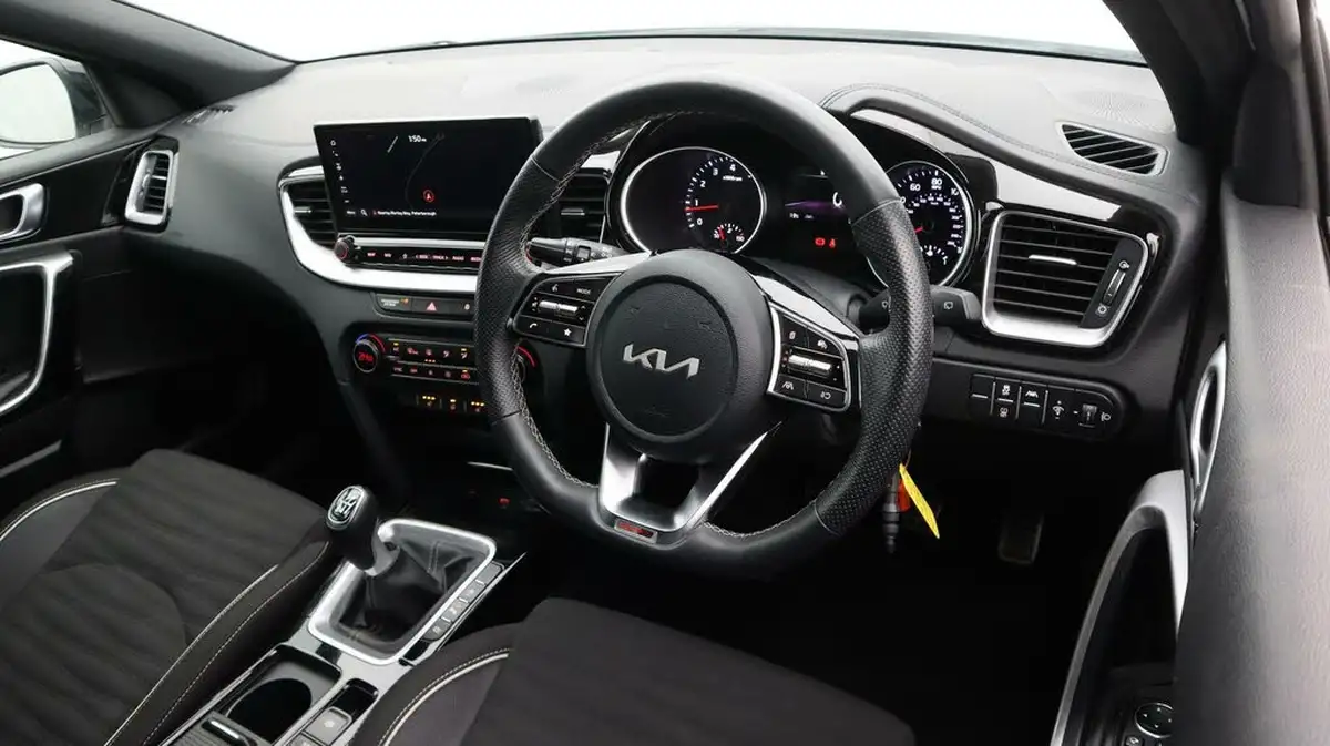 2023-kia-xceed-15-t-gdi-gt-line-158bhp-big-9