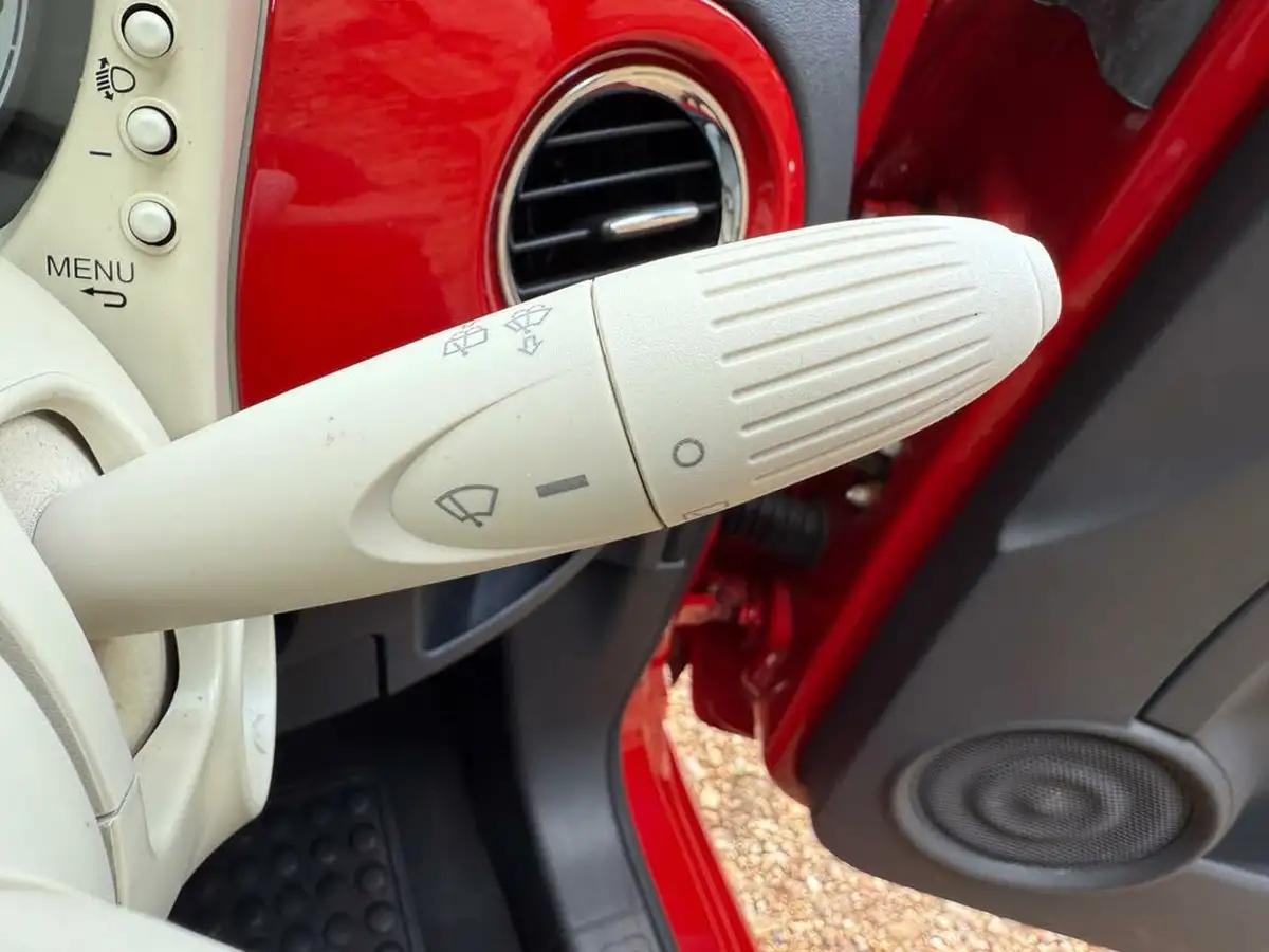 2015-fiat-500-12-lounge-ss-big-30