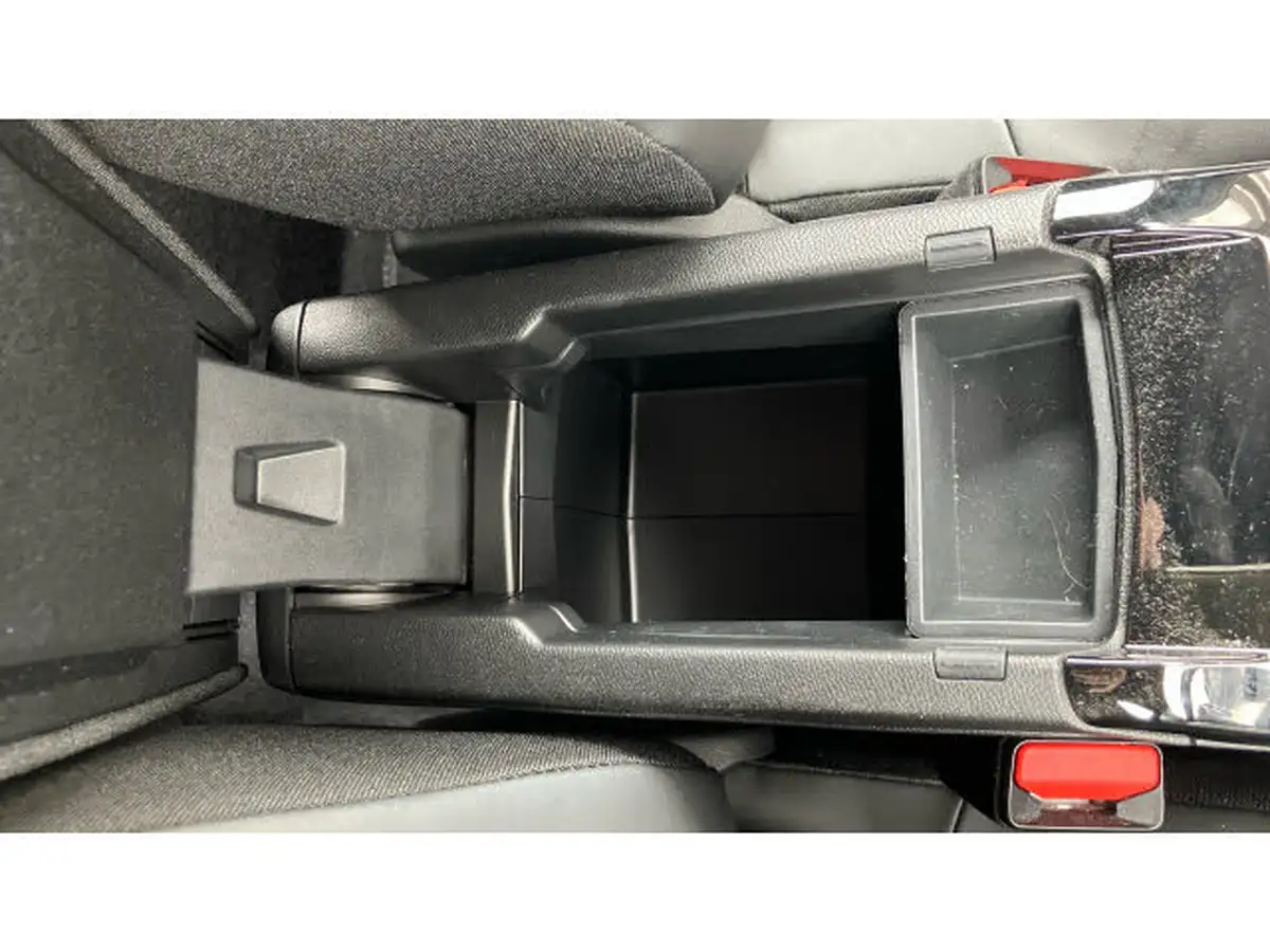 2025-peugeot-2008-suv-12-puretech-allure-130ps-big-47