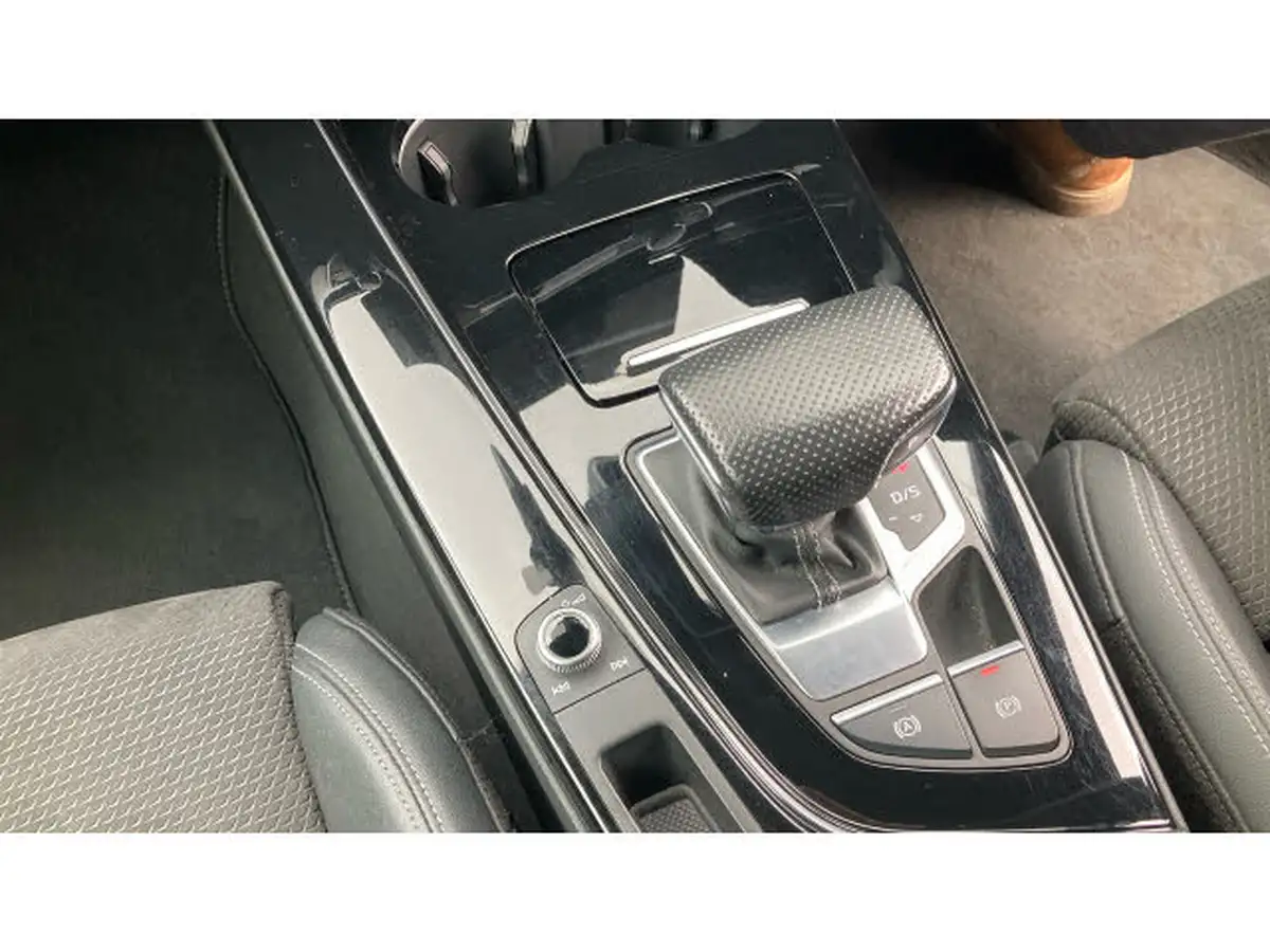 2021-audi-a4-avant-20-35-tdi-black-edition-big-12