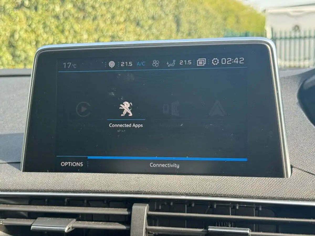 2018-peugeot-3008-suv-12-puretech-allure-big-21