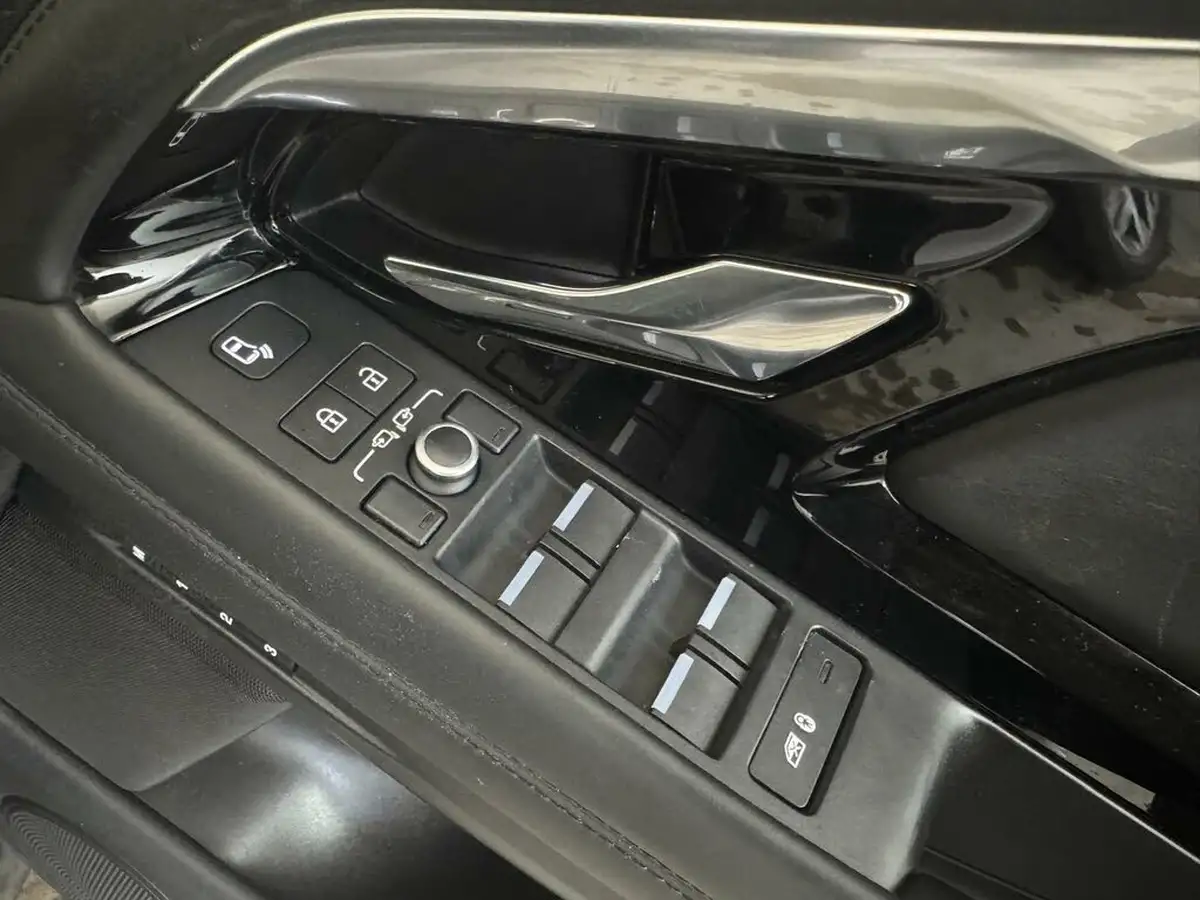 2021-land-rover-range-rover-evoque-20-p250-r-dynamic-hse-big-47