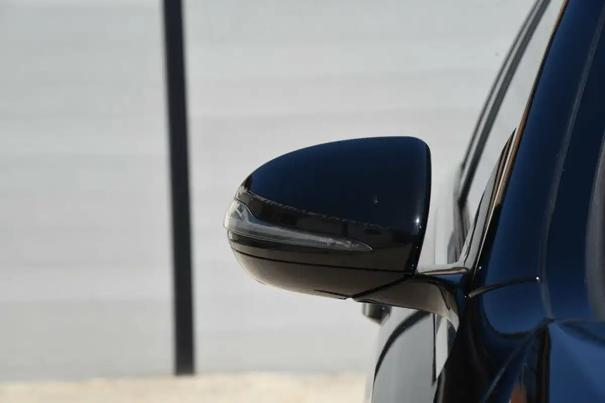 2019-mercedes-benz-e-class-20d-e220d-se-ss-estate-5d-big-13