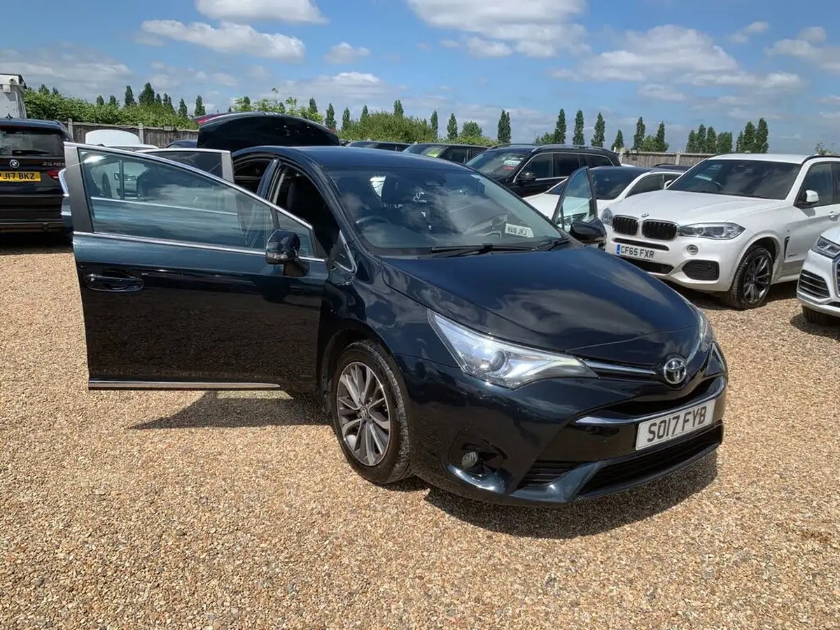 2017-toyota-avensis-20d-4d-business-edition-plus-saloon-4d-big-50