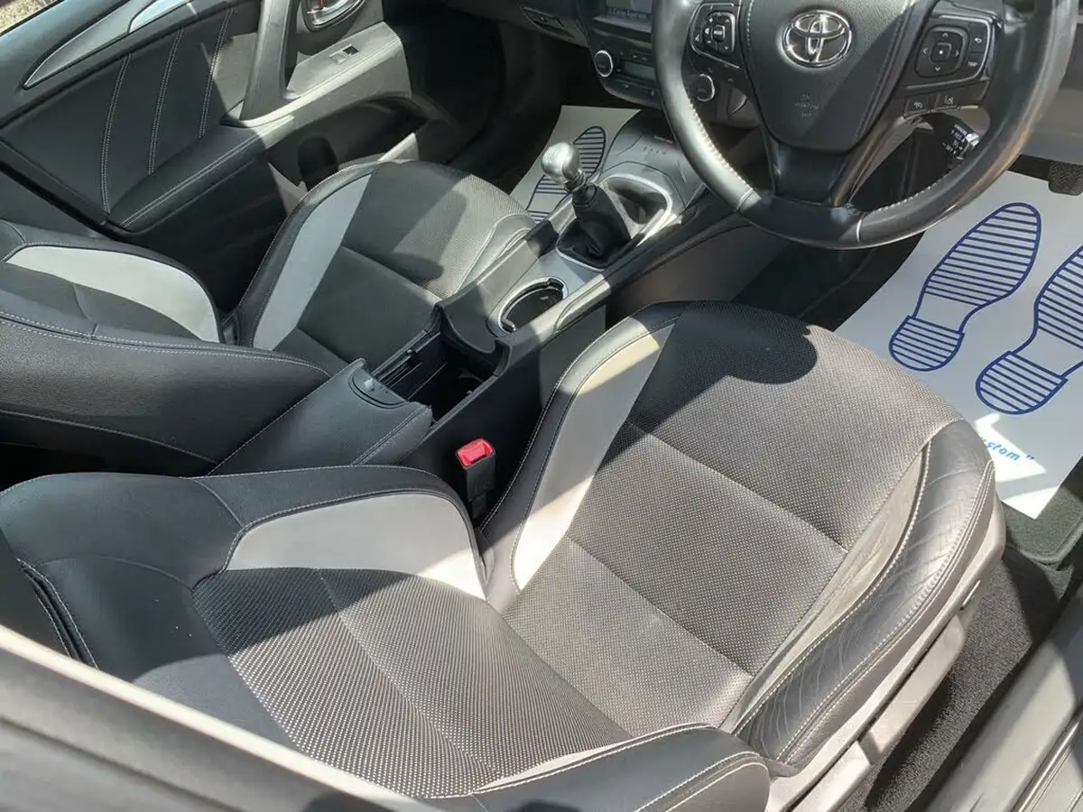 2017-toyota-avensis-20d-4d-business-edition-plus-saloon-4d-big-26