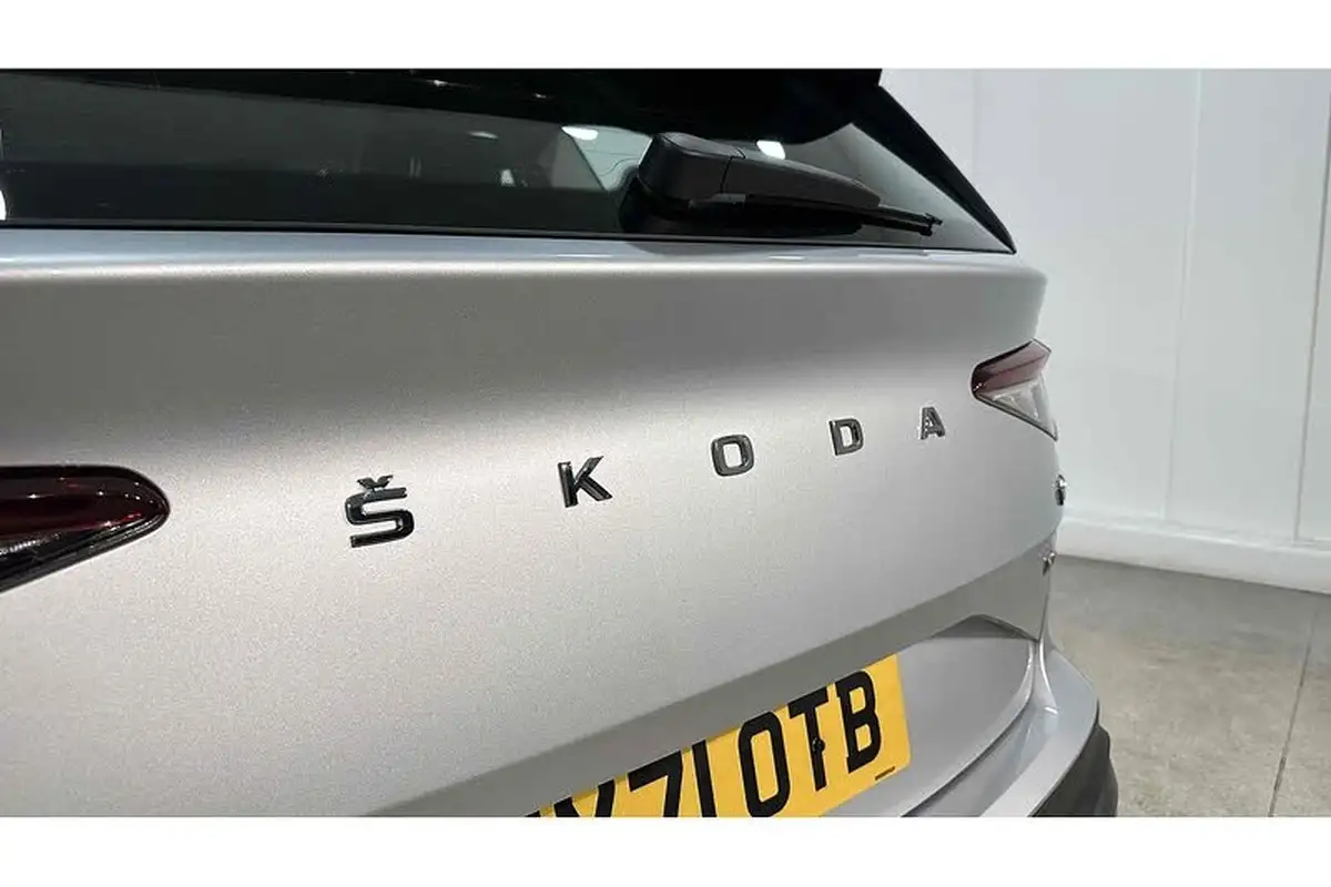 2021-skoda-enyaq-e-60-62-kwh-big-13
